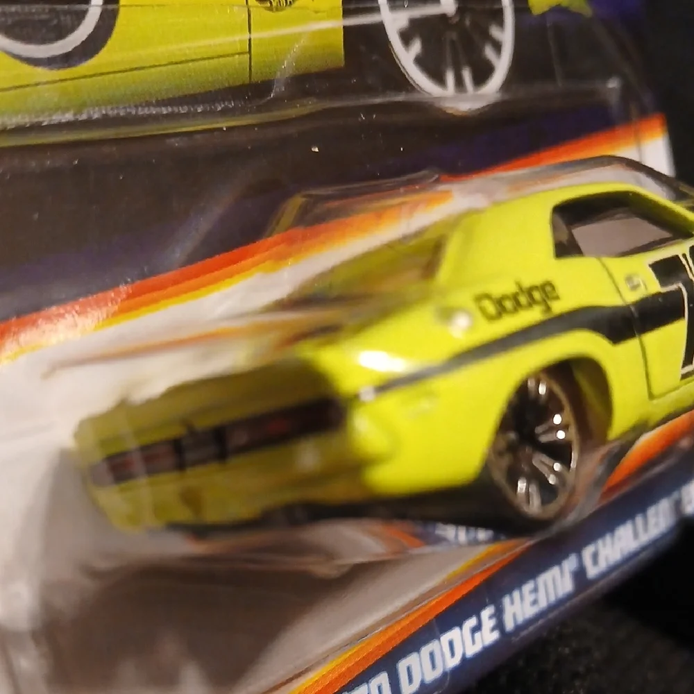 Hot Wheels Neon Speeders '70 Dodge HEMI Challenger - Yellow